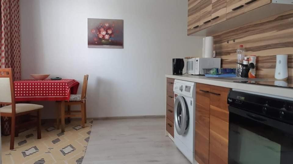 Szoba Konyha Lakas Komárno Buitenkant foto